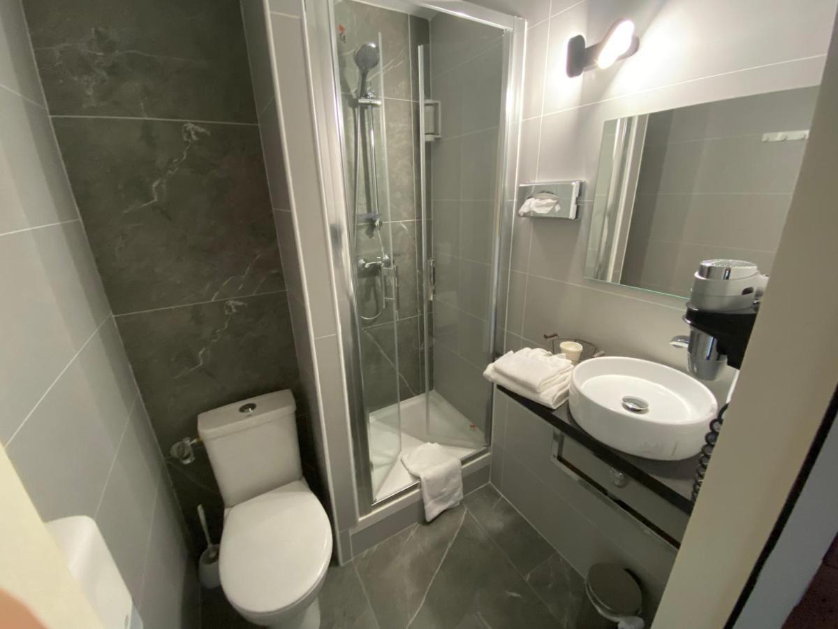 Hotel La Roseliere Saint-Quentin-Fallavier Zewnętrze zdjęcie