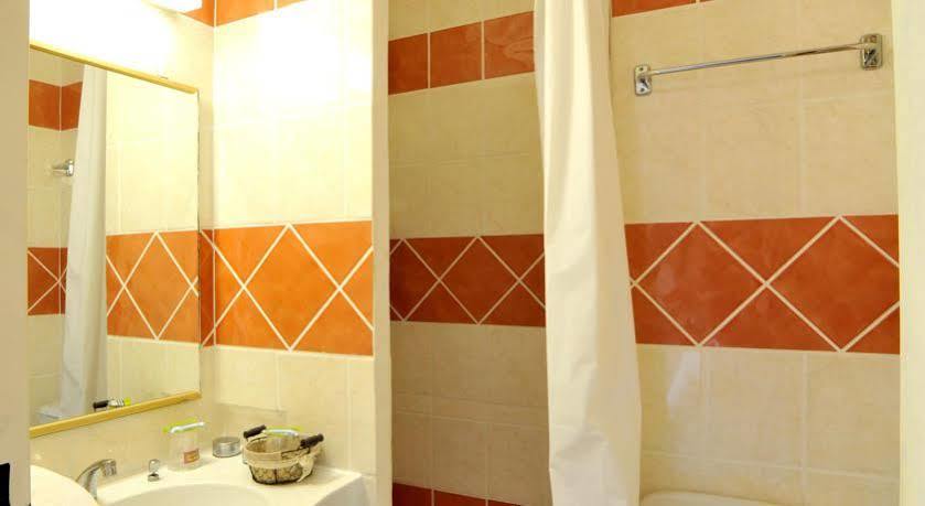 Hotel La Roseliere Saint-Quentin-Fallavier Zewnętrze zdjęcie