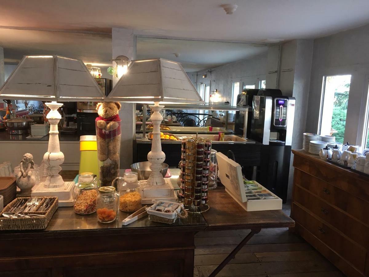 Hotel La Roseliere Saint-Quentin-Fallavier Zewnętrze zdjęcie